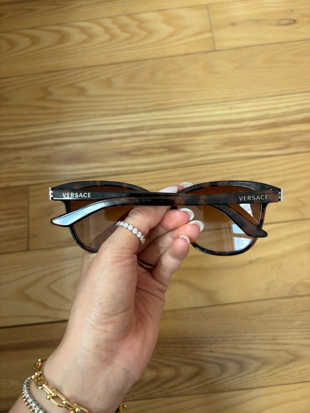 Versace Tortose Sunglasses with Brown Gradient Lenses - Picture 10 of 12